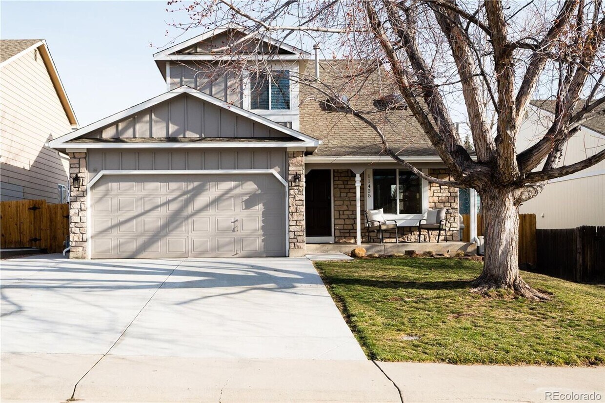 Primary Photo - Stunning Littleton 3bed, 3.5 bath Home