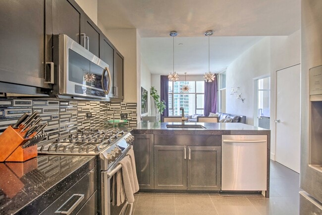 Building Photo - 530 K St