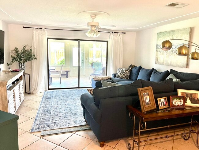 Foto del edificio - 410 Rio Casa Dr S