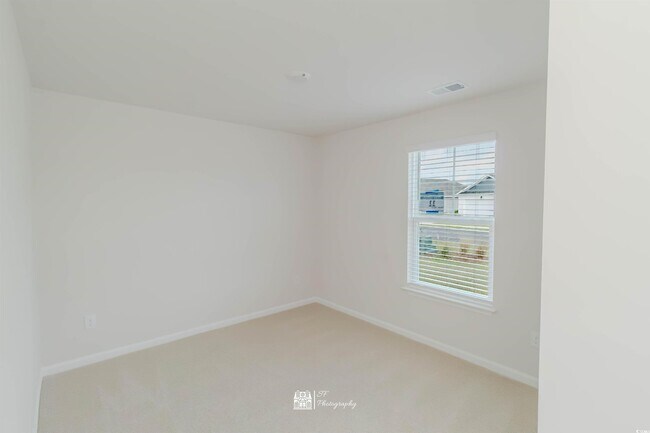 Building Photo - 302 Jeff Waters Cir