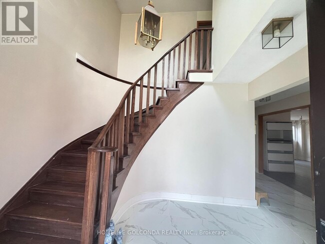 Building Photo - 277 Huntington Ridge Dr