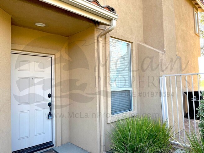 Foto del edificio - RE: Spacious End-Unit Townhome in Gated Chapala Community, Eastlake