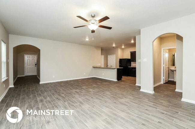 Building Photo - 629 Greenway Trl