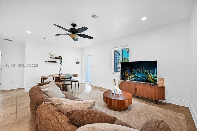 Foto del edificio - 1328 N Andrews Ave