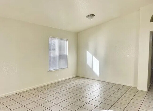 Building Photo - Beautiful home for rent in southwest.