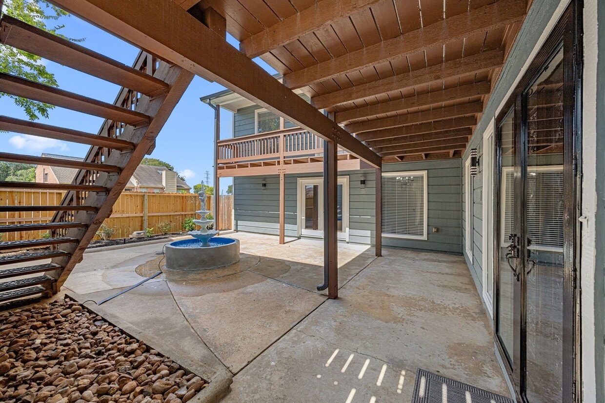 Foto del edificio - 2926 Meadowcreek Dr