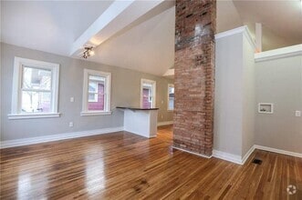 Building Photo - 32 Rowley St