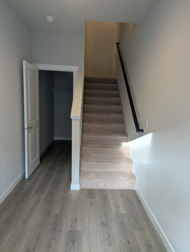 Building Photo - 19310 36th Ave SE