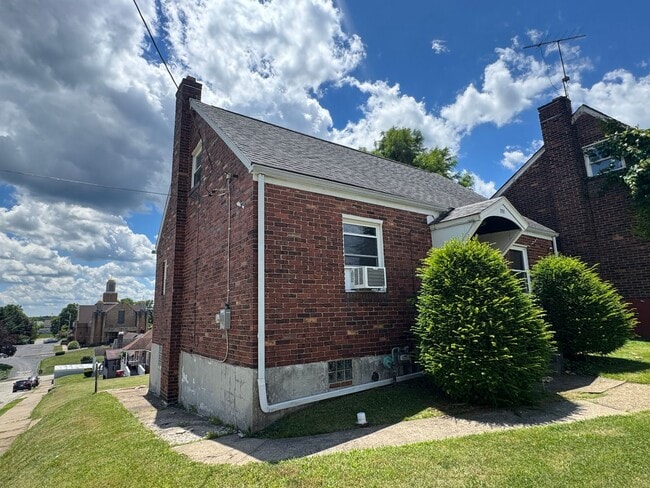 Photo - Duquesne 3 Bedroom 1.5 Bath House, Yard