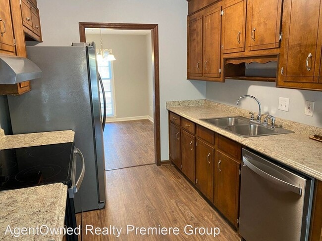 Building Photo - 4 br, 2 bath House - 104 Cherry Hill Ave