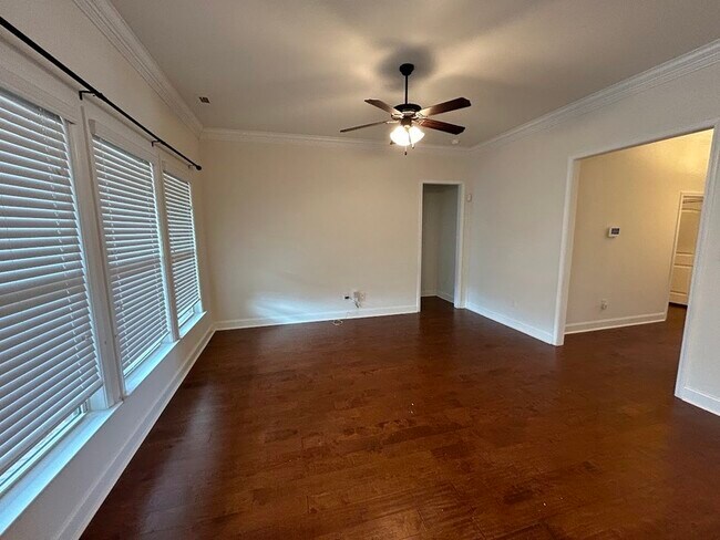 Building Photo - 138 Riverfront Dr