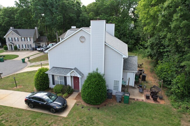 Building Photo - 813 Selwyn Oaks Ct