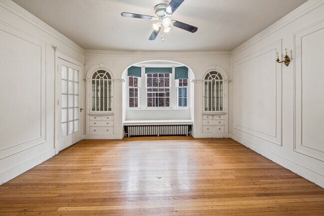 Foto del edificio - 3006 W Logan Blvd