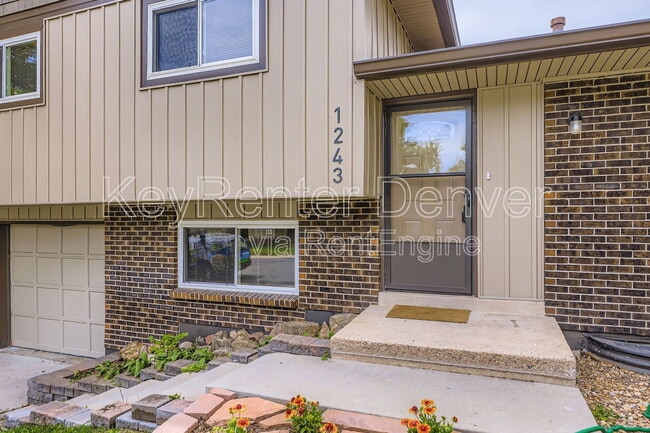 Foto del edificio - 1243 S Johnson Way