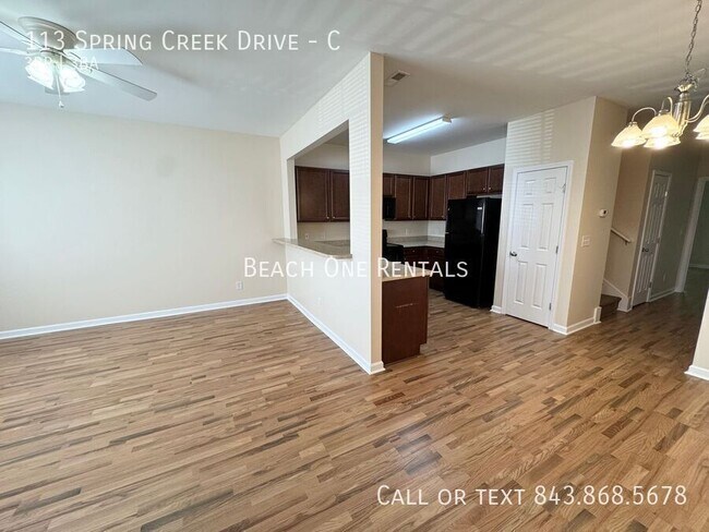 Foto del edificio - 113 Spring Creek Dr