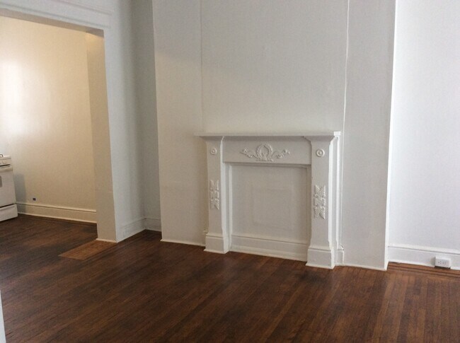 Foto del edificio - 3 Bedroom 1 Bath Apartment York City SD