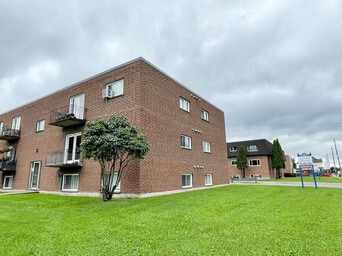 Building Photo - Elmwood Place Apartments