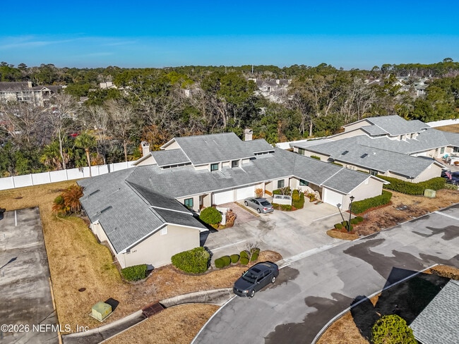 Building Photo - 141 La Pasada Cir W