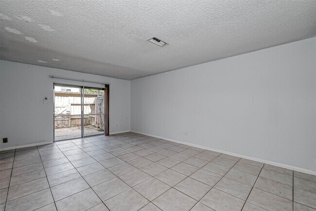 Building Photo - 14179 Misty Meadow Ln