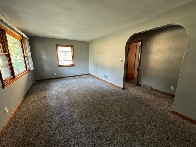 Building Photo - 2220 Midway Dr