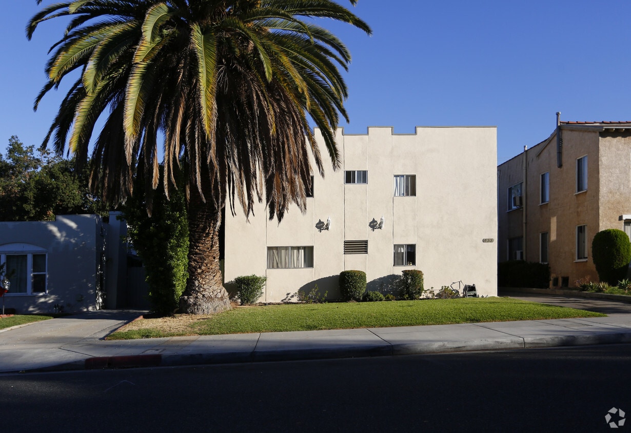 The Empress Apartments in Glendale, CA