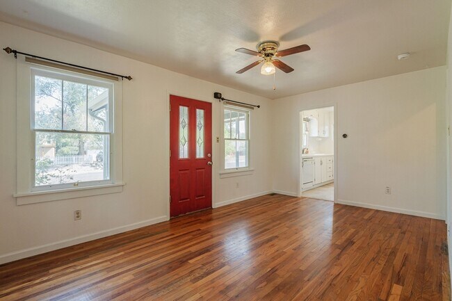 Building Photo - 1507 Rood Ave
