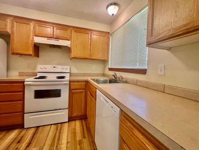 Foto del edificio - 3025-3033 NE Cleveland Ave