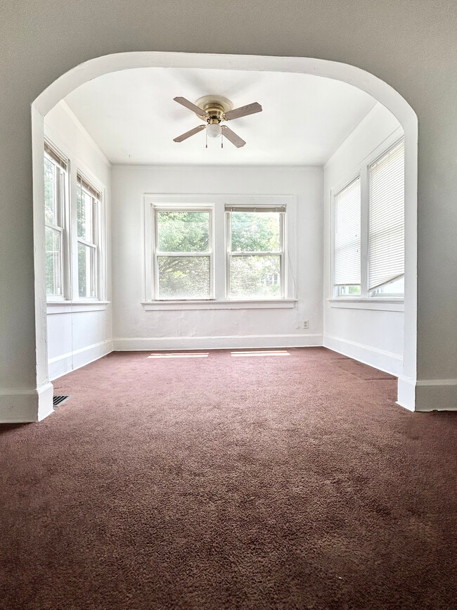 Building Photo - 3825 Wayne Ave