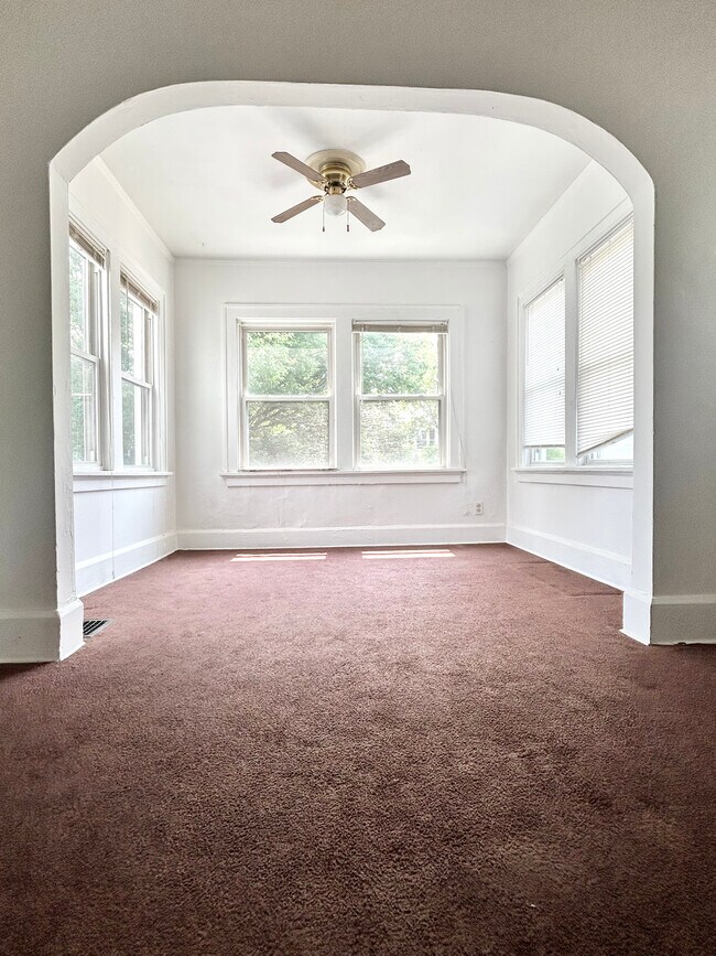 Foto del edificio - 3825 Wayne Ave