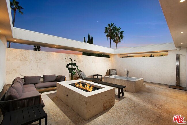 Foto del edificio - 508 N Sweetzer Ave