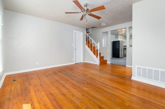 Building Photo - 2125 Andover Ct