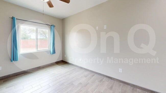 Foto del edificio - 972 W Silverlake Rd