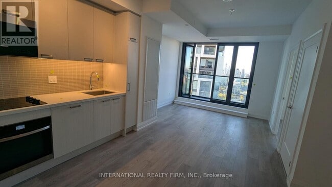 Building Photo - 20 Soudan Ave