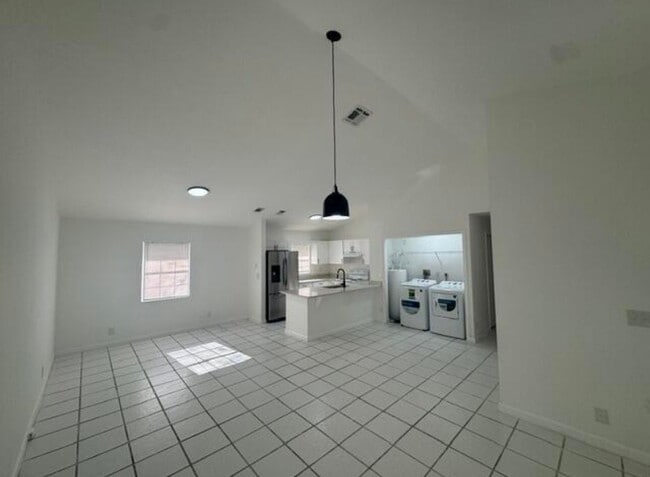Photo - 1046 Goldenrod Rd (Wellington, FL) Apartment