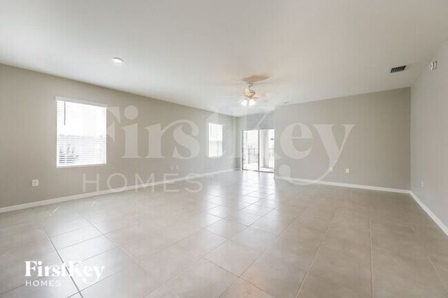 Foto del edificio - 27993 Arrowhead Cir