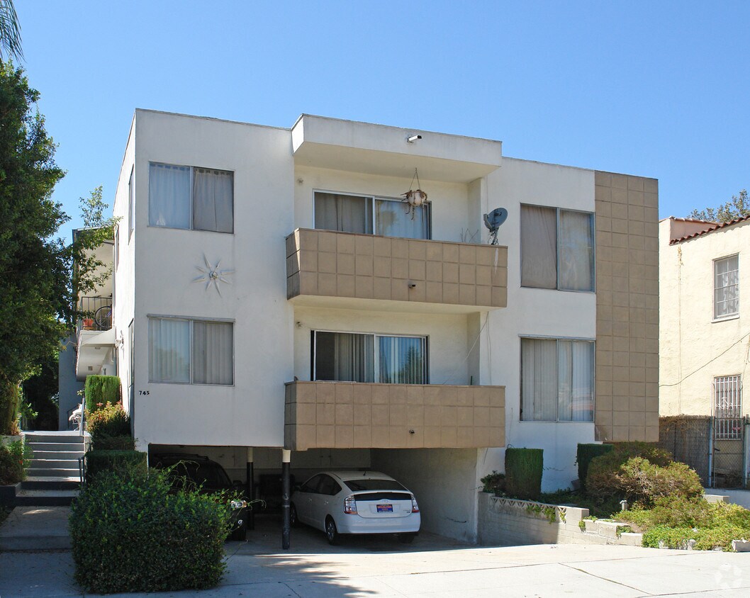 Foto del edificio - 745 N Edinburgh Ave