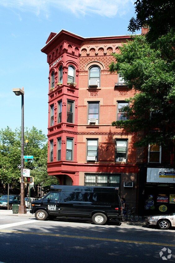 Building Photo - 348 7th Ave