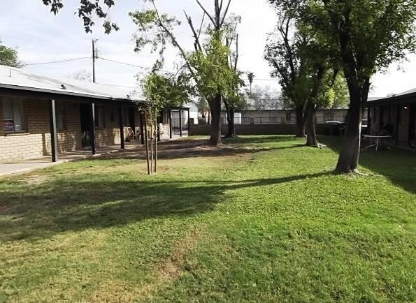 Foto del edificio - Well Stabilized 4 plex really good condition
