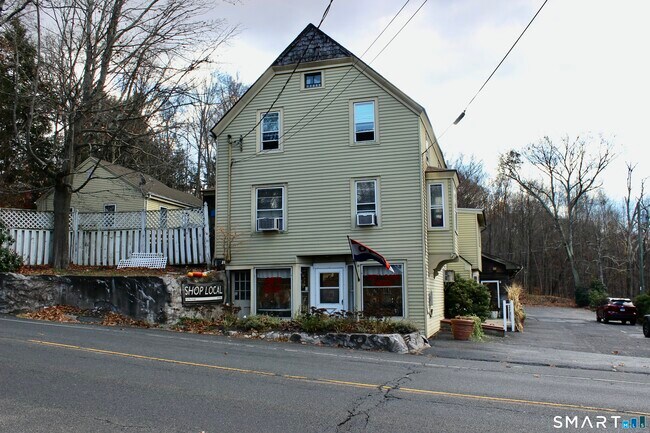Foto del edificio - 323 Saybrook Rd