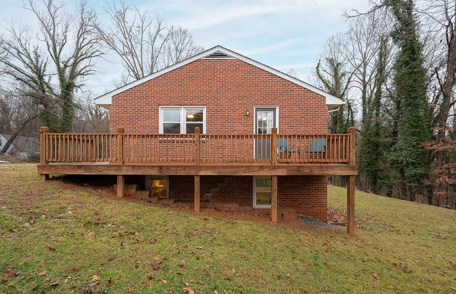 Building Photo - 412 Belvedere St