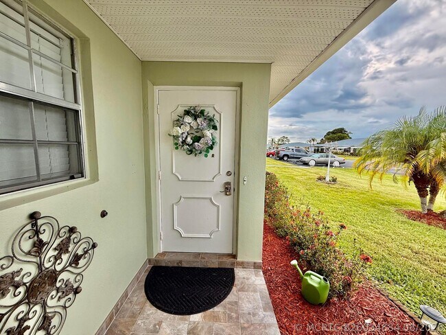 Building Photo - 916 Savannas Point Dr