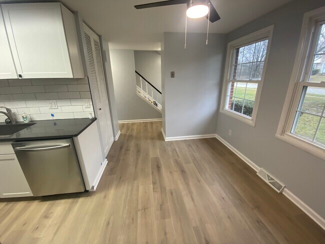 Building Photo - 1825 Higby Dr