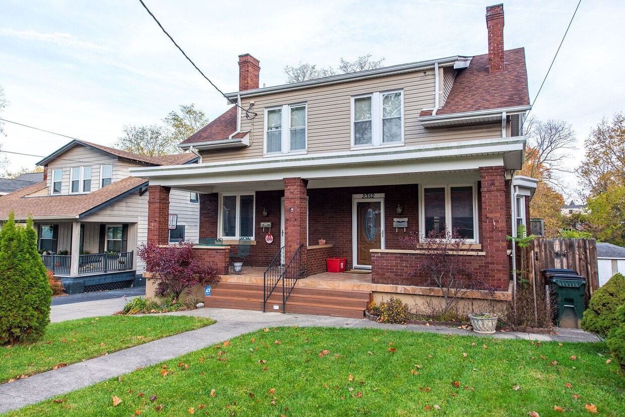 NORWOOD- UNIT #1, 2+ bedroom 1.5 BATH W/ GARAGE /OVERSIZED YARD/DECK - NORWOOD- UNIT #1, 2+ bedroom 1.5 BATH W/ GARAGE /OVERSIZED YARD/DECK