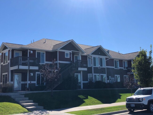 Building Photo - 3 Bedroom 2 Bathroom Condo * Flexible Leas...