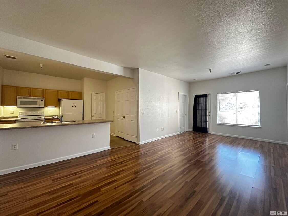 Primary Photo - 200 Talus Way