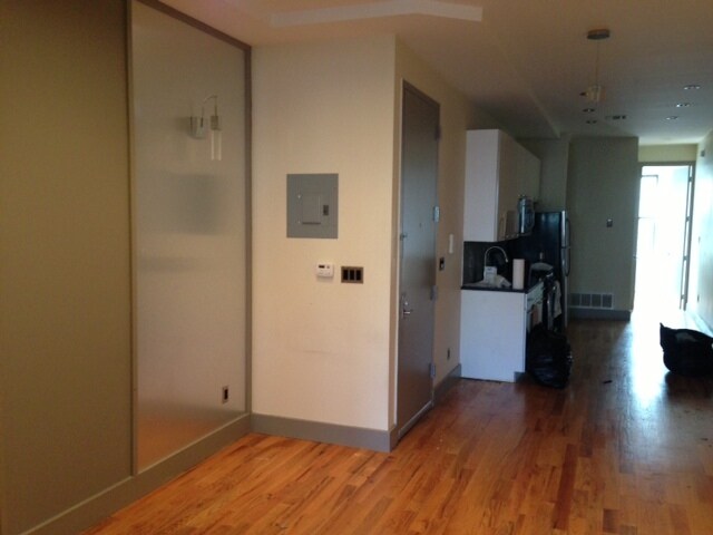 Foto del edificio - 1438 Greene Ave