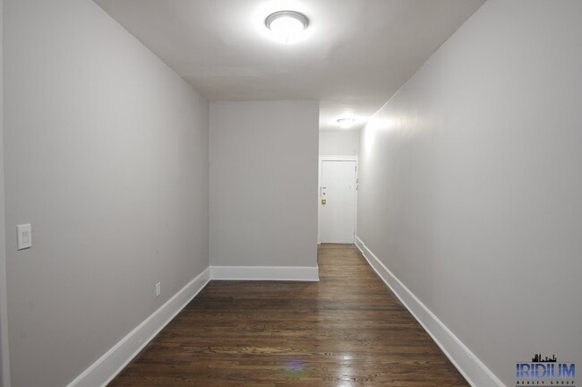 Building Photo - 471 Madison Ave