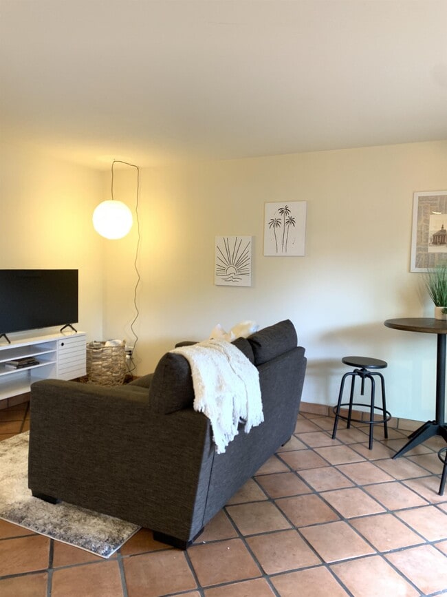 Foto del edificio - 7948 Mission Center Ct