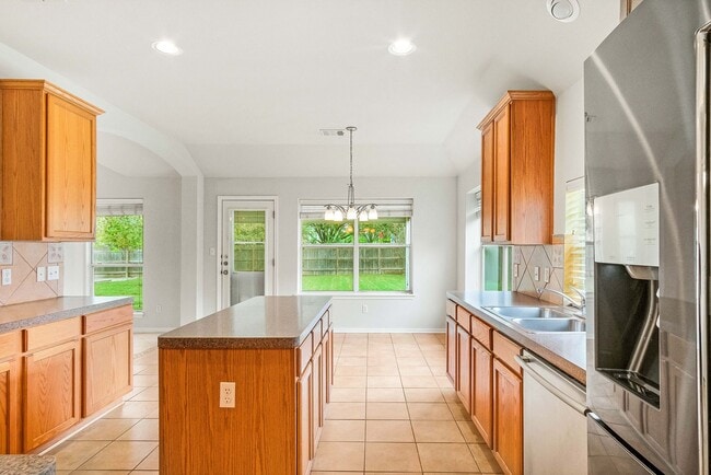 Building Photo - Gorgeous Home in Pflugerville, Ready For I...