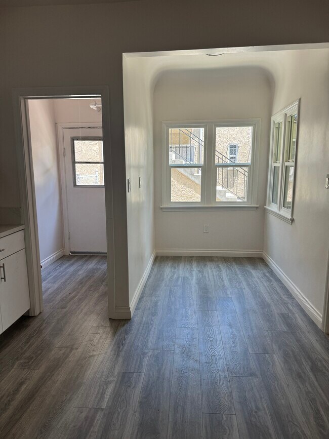 Building Photo - 4265 Garthwaite Ave